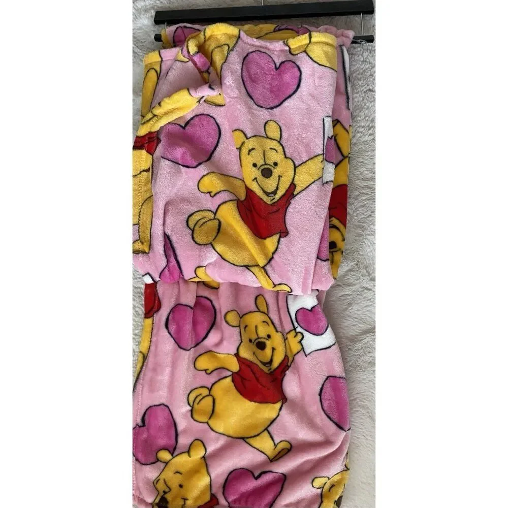 Disney Winnie The Pooh Hugging Hearts Valentines Blanket Soft Throw 50 X 70” NEW